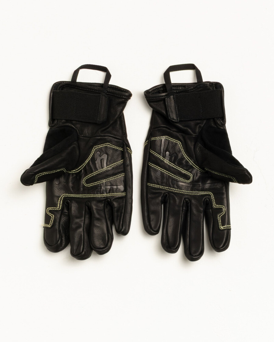 rokavice stüssy mountain hardwear powdergate v črni barvi